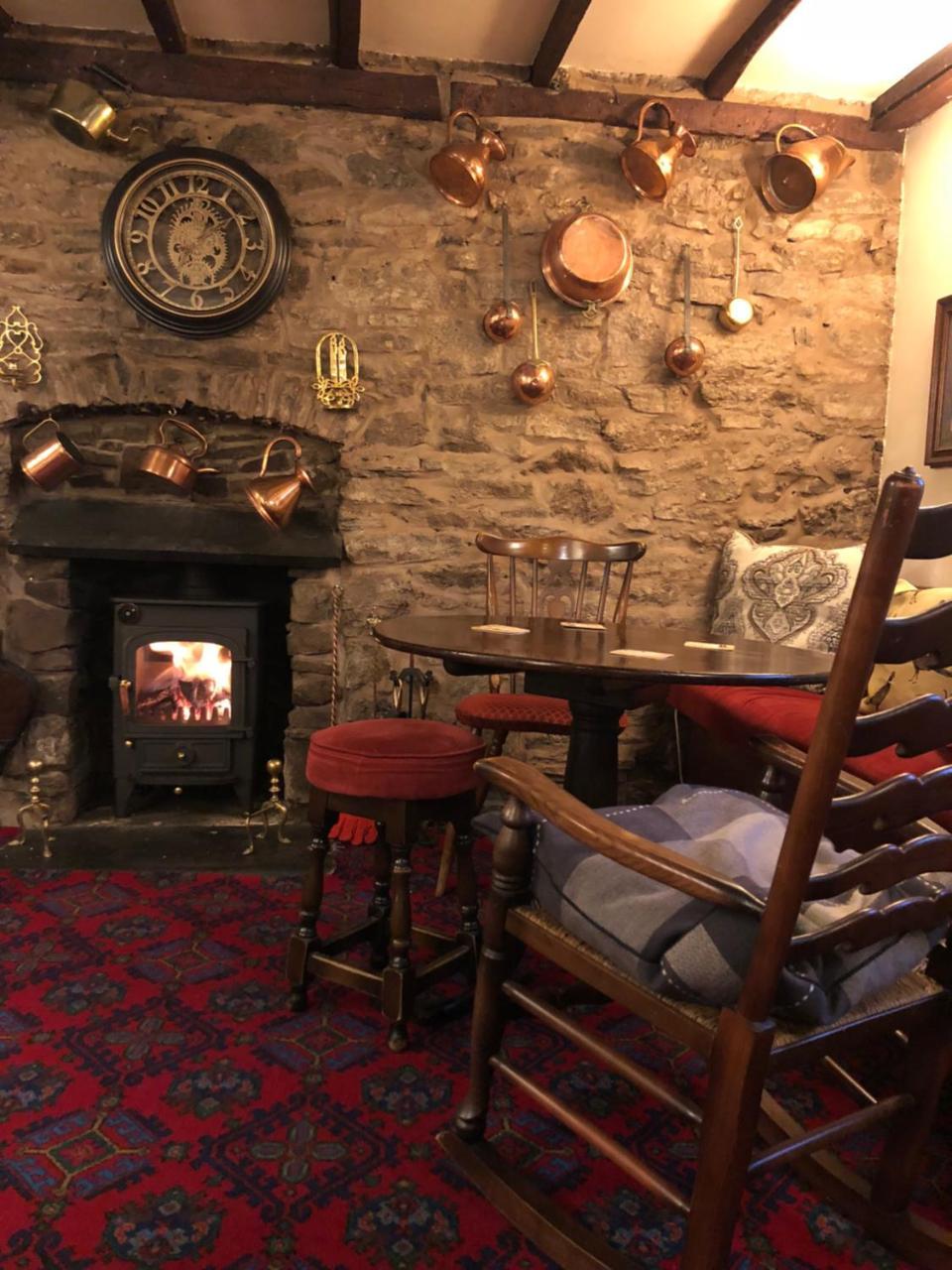 The Crown Inn Wentnor 외부 사진